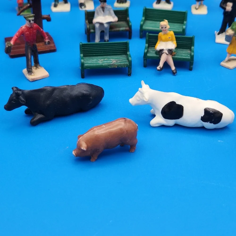 Vintage Toy‎ Figurines Park Bench Train Water Pump Baby Solder Pig Cow Horse
